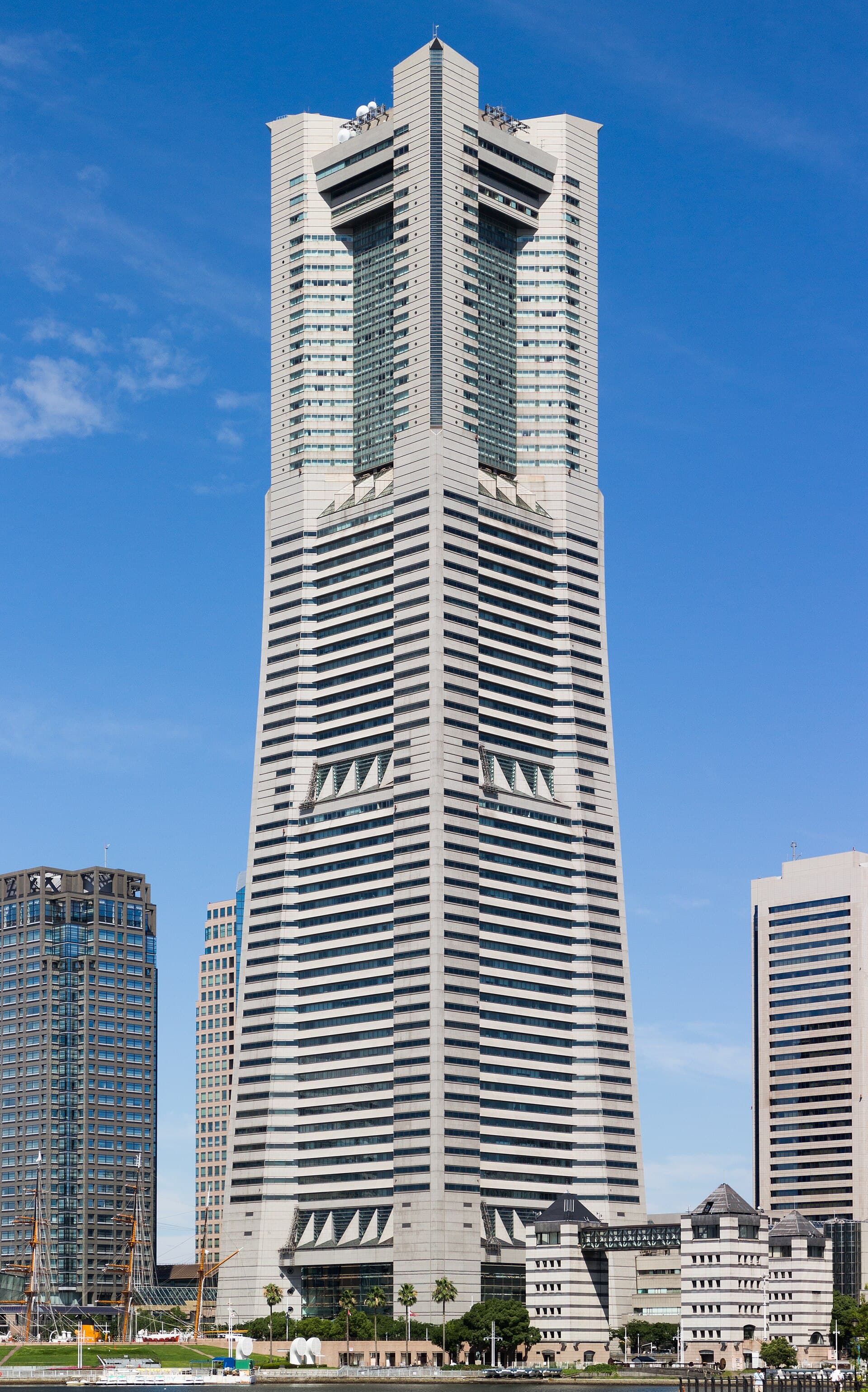 Yokohama Landmark Tower, Yokohama